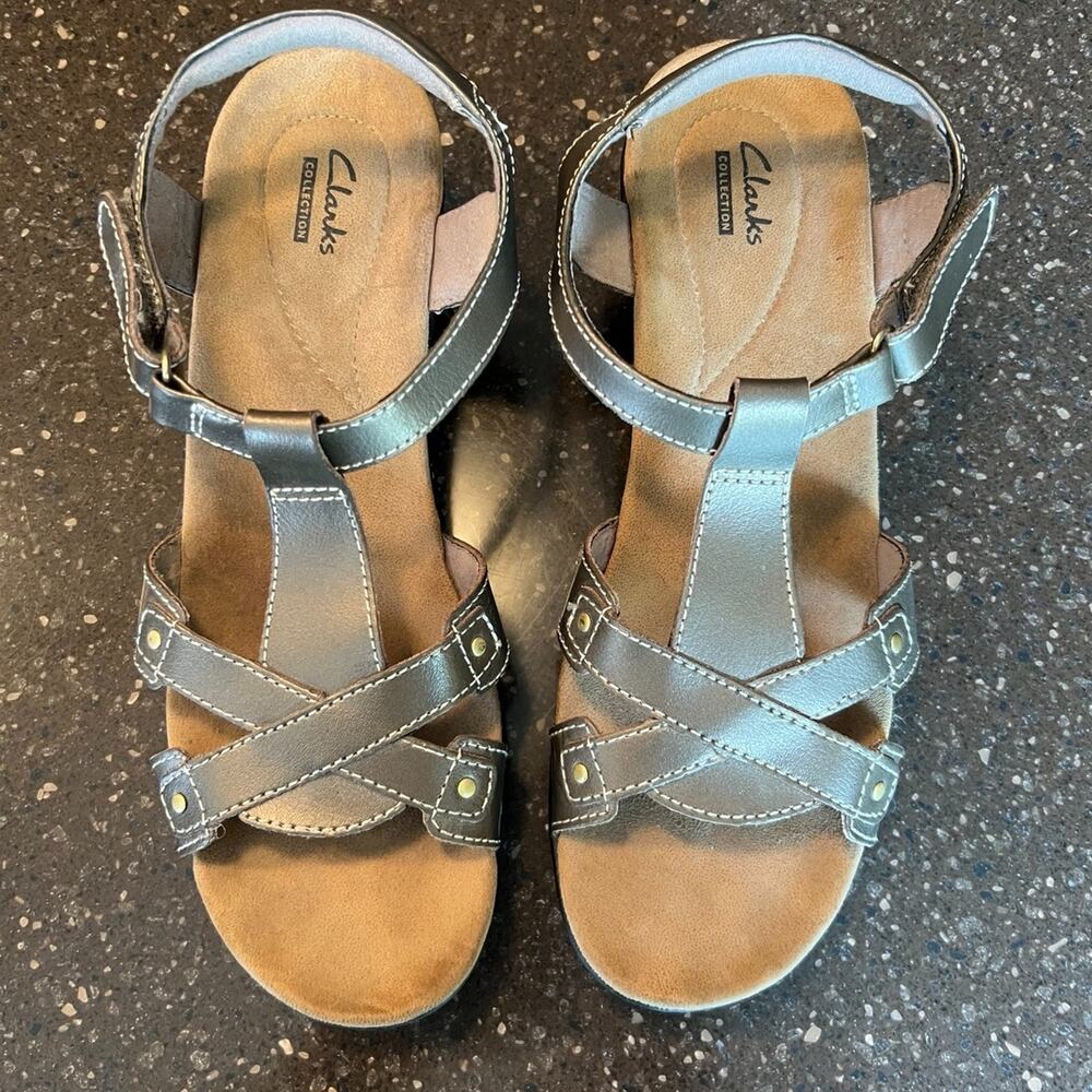 Clarks leather sandals gold leather wedge hayla flute model size 9.5 women’s